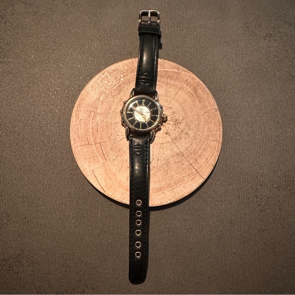 Harley-Davidson Silver and Black Classic Watch Women’s vintage main image 12